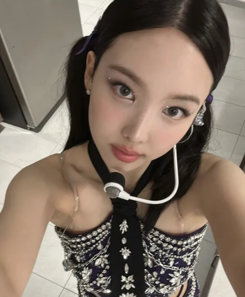 An illustration or photo representing a K-Pop idol's healthy dining table, emphasizing fresh food in ceramic or glasswar, inspired by Twice Nayeon's vlog